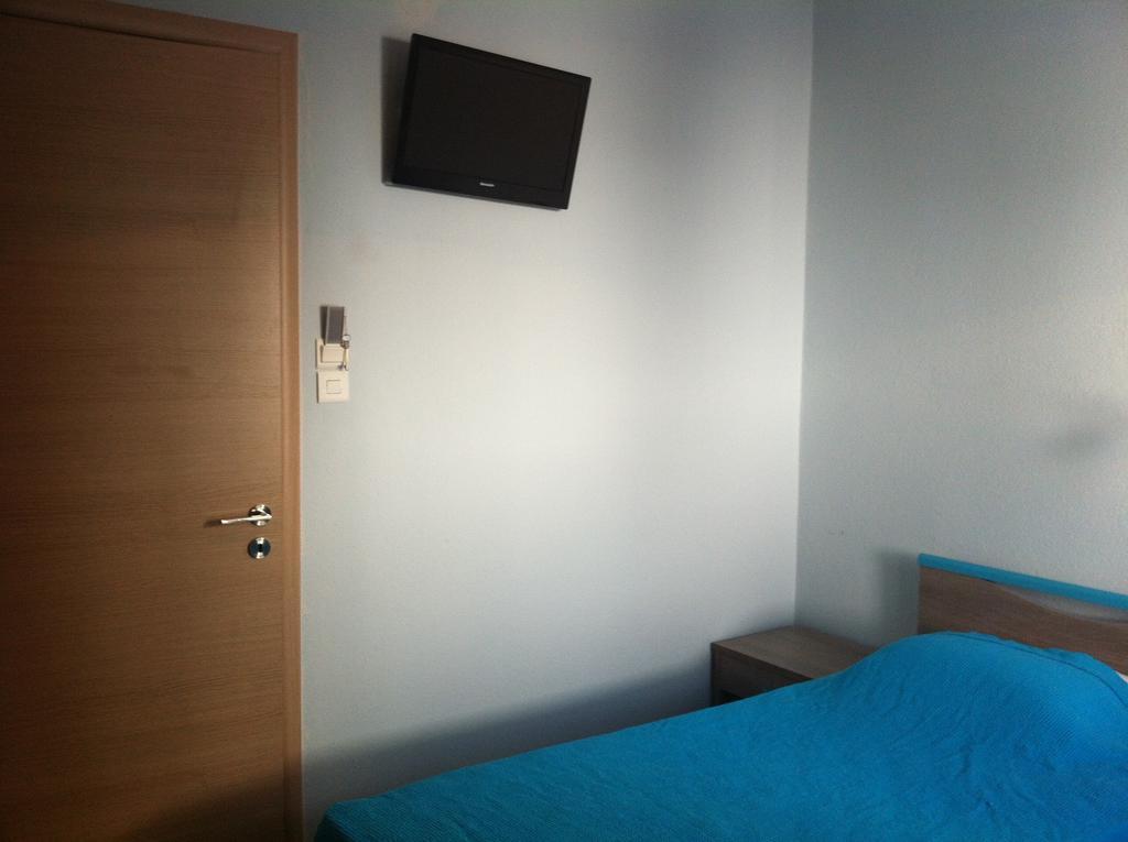 Melissa Rooms Agios Kirykos  Room photo