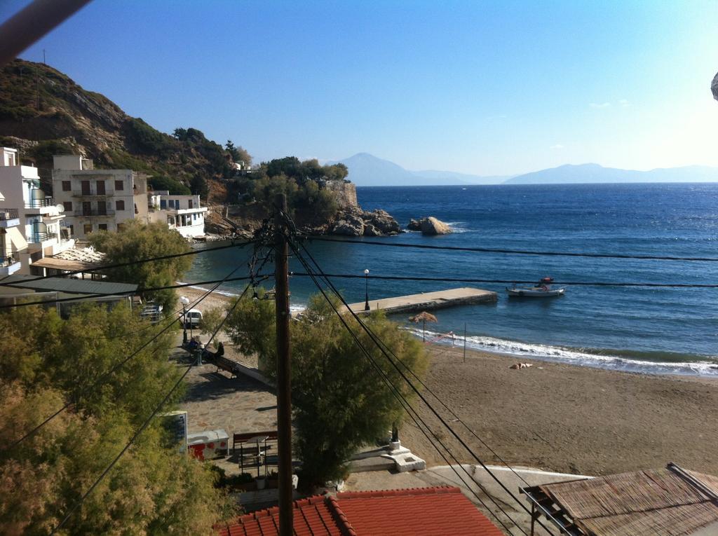 Melissa Rooms Agios Kirykos  Exterior photo
