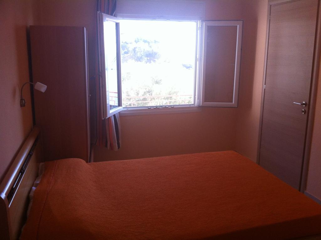 Melissa Rooms Agios Kirykos  Room photo