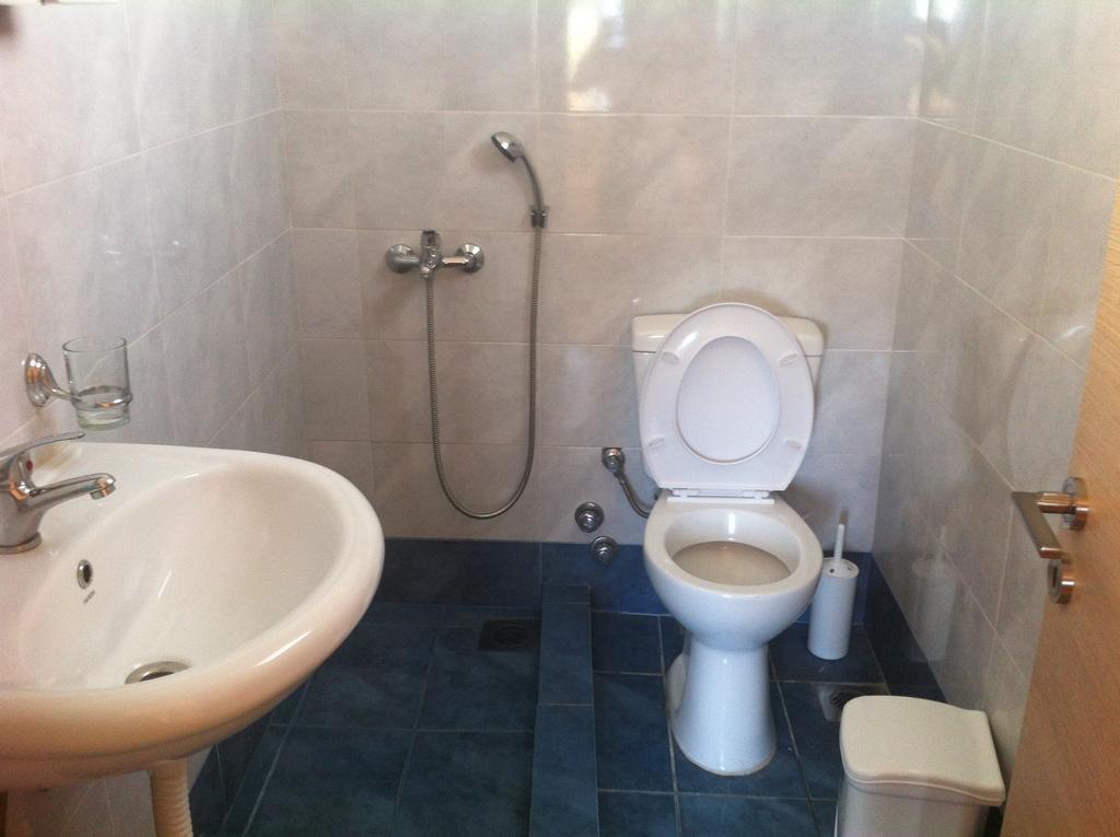 Melissa Rooms Agios Kirykos  Room photo